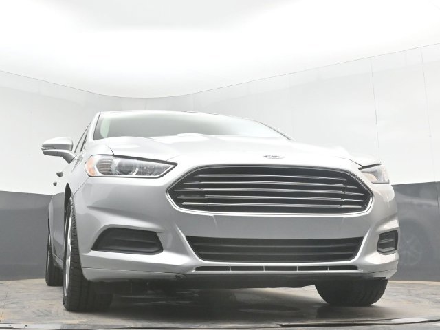 Used 2016 Ford Fusion SE FWD image 40