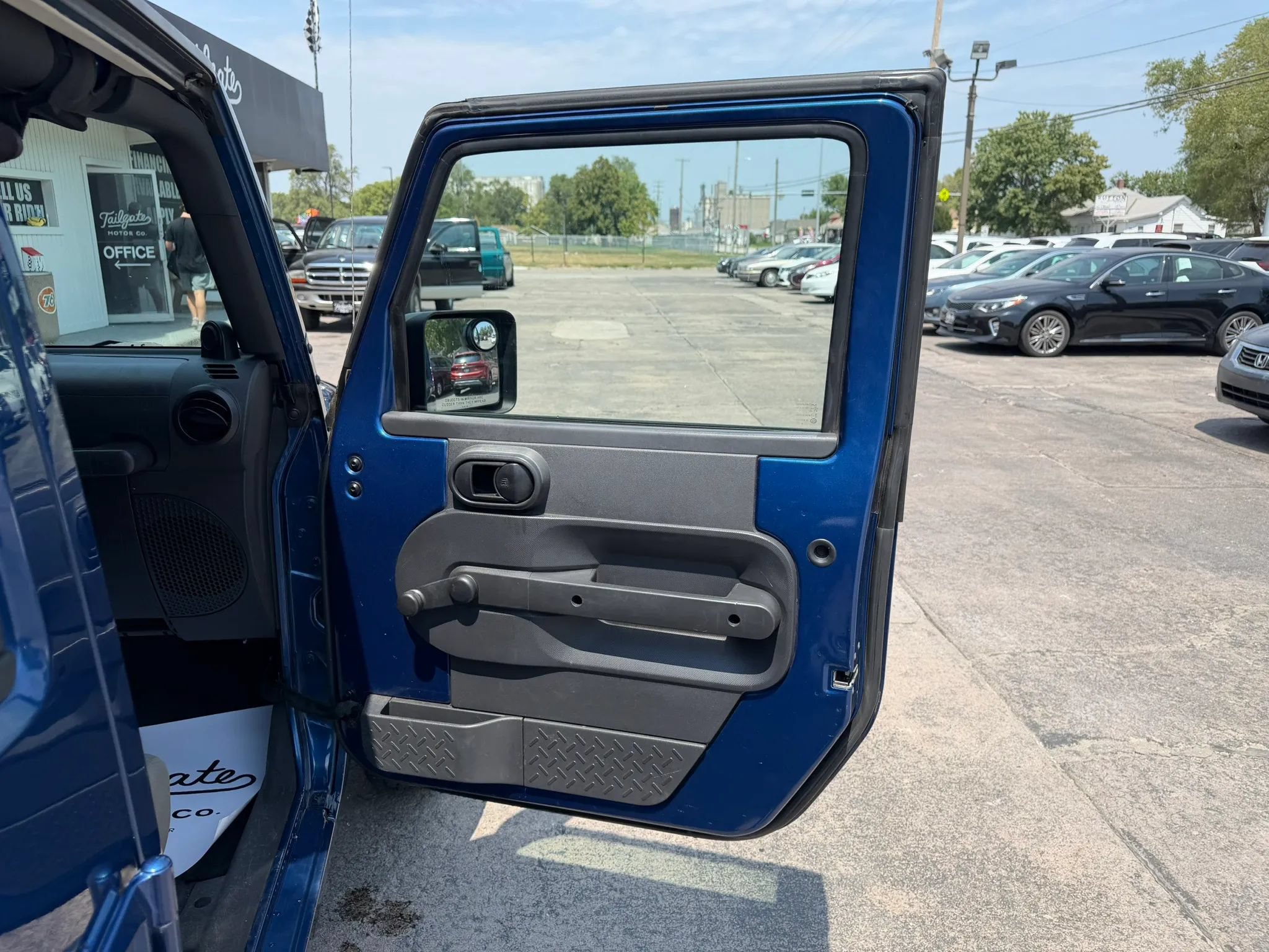 Used 2010 Jeep Wrangler Unlimited Sport AWD/4WD image 13