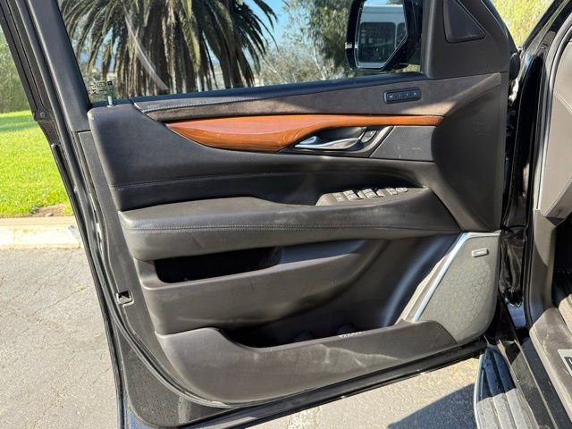 Used 2019 Cadillac Escalade ESV Luxury image 7