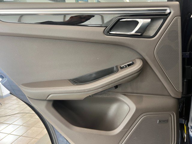 Used 2016 Porsche Macan S AWD/4WD image 35