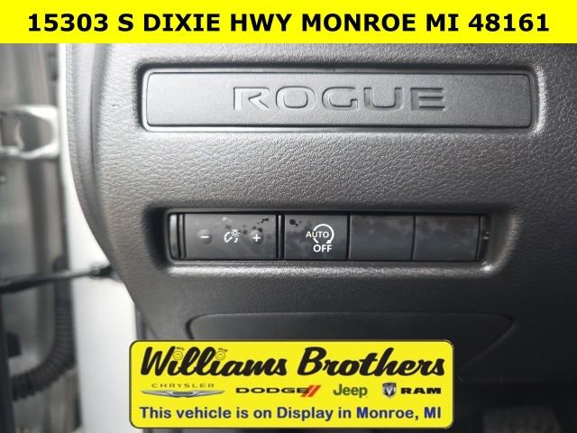 Used 2024 Nissan Rogue S image 12