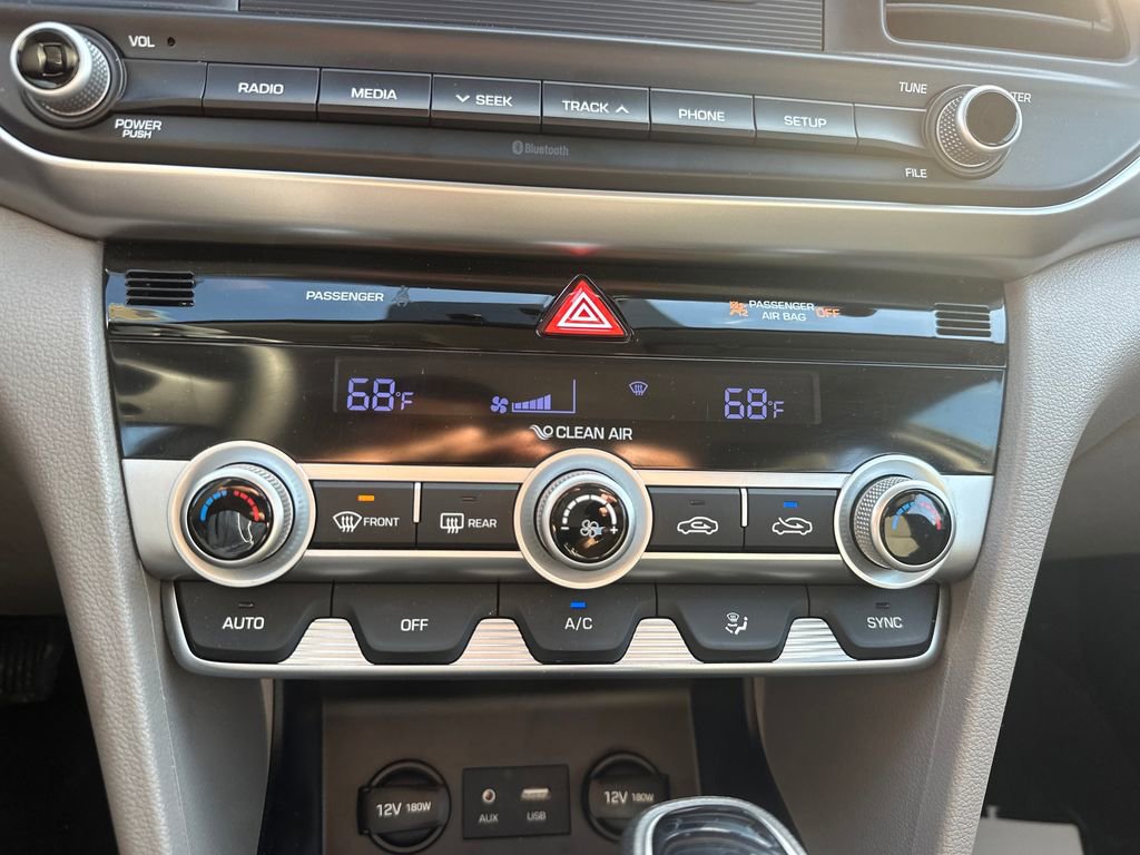 Used 2020 Hyundai Elantra SE w/ Cargo Package (C1) FWD image 17