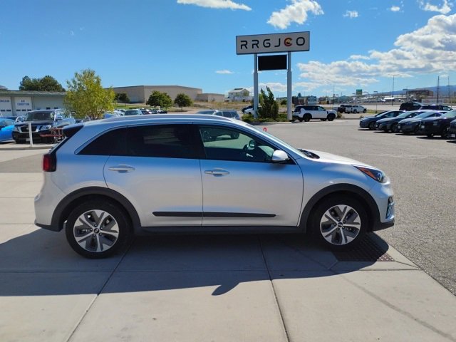 Used 2021 Kia Niro EX Premium w/ Cold Weather Package image 4