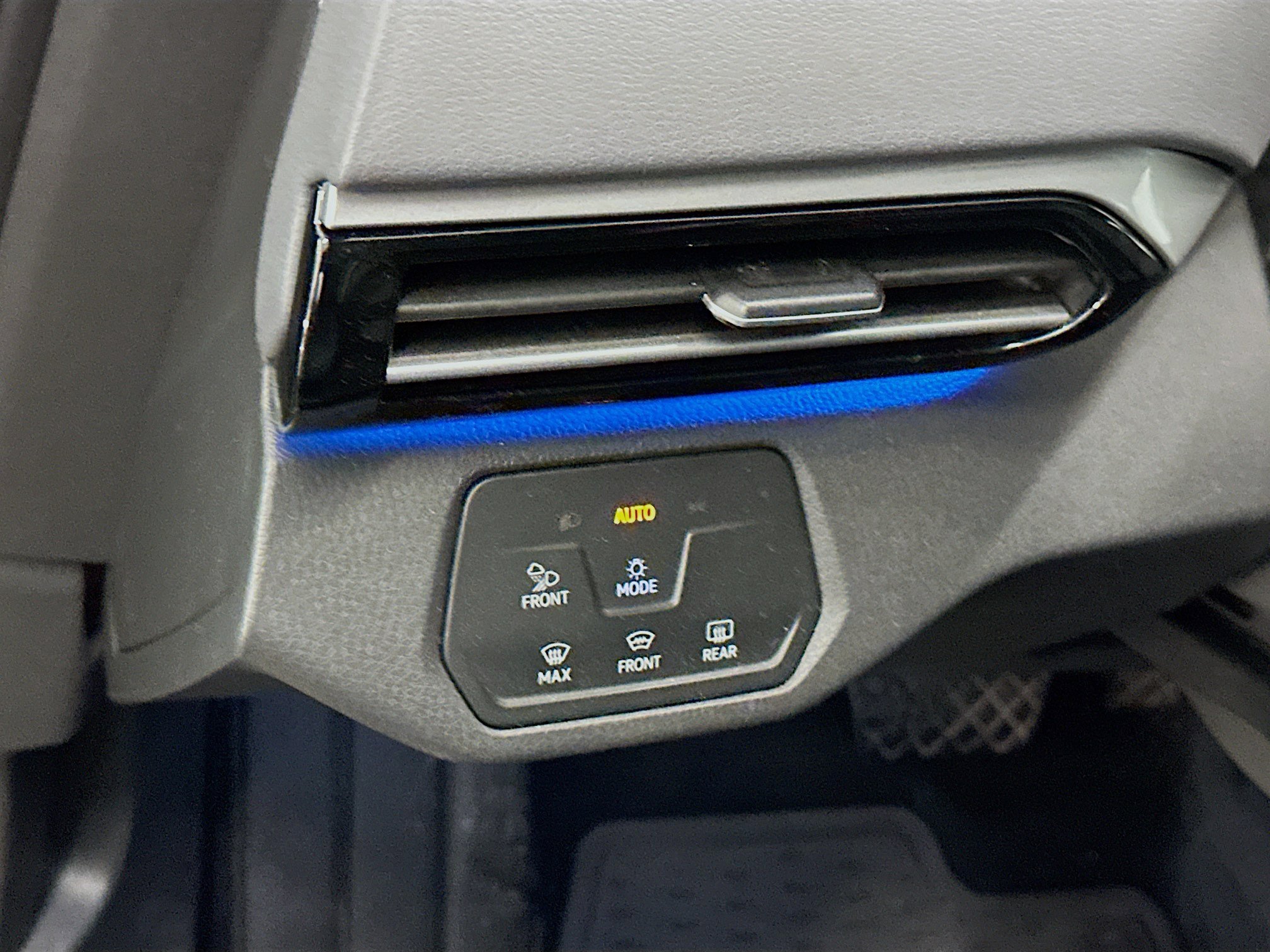 Used 2023 Volkswagen ID.4 Pro S AWD/4WD image 17