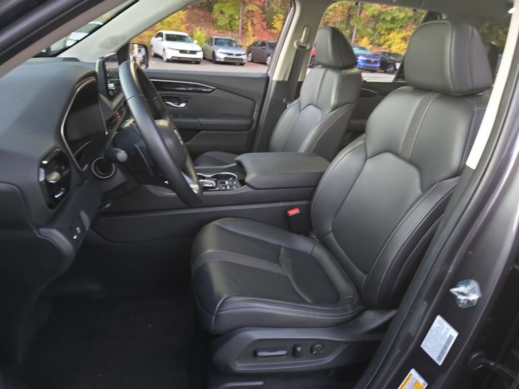 Used 2025 Honda Pilot EX-L image 10
