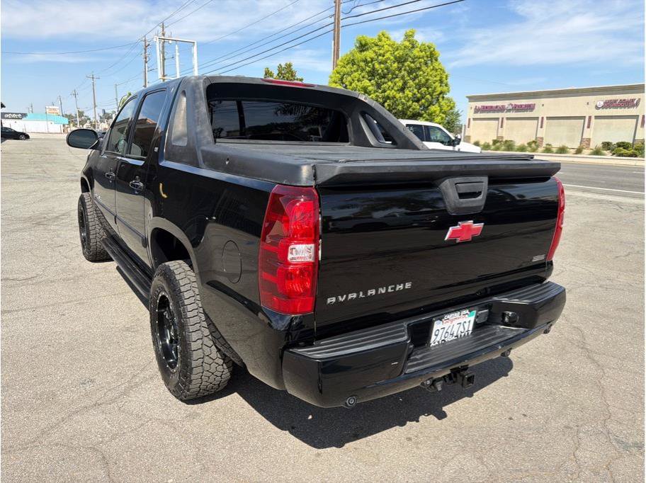 Used 2008 Chevrolet Avalanche LT w/ Convenience Package #1 AWD/4WD image 17