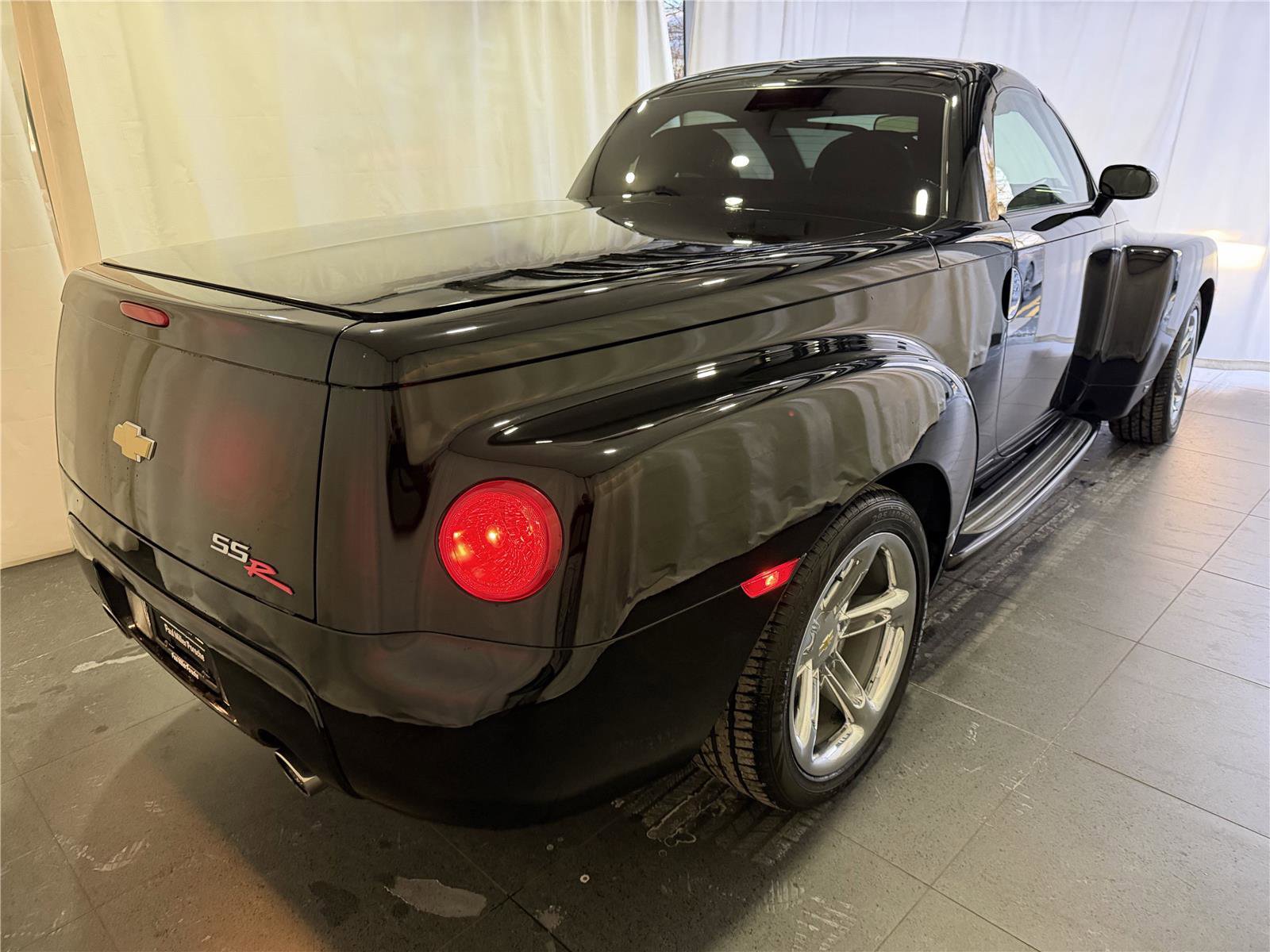 Used 2006 Chevrolet SSR w/ Preferred Equipment Group image 9