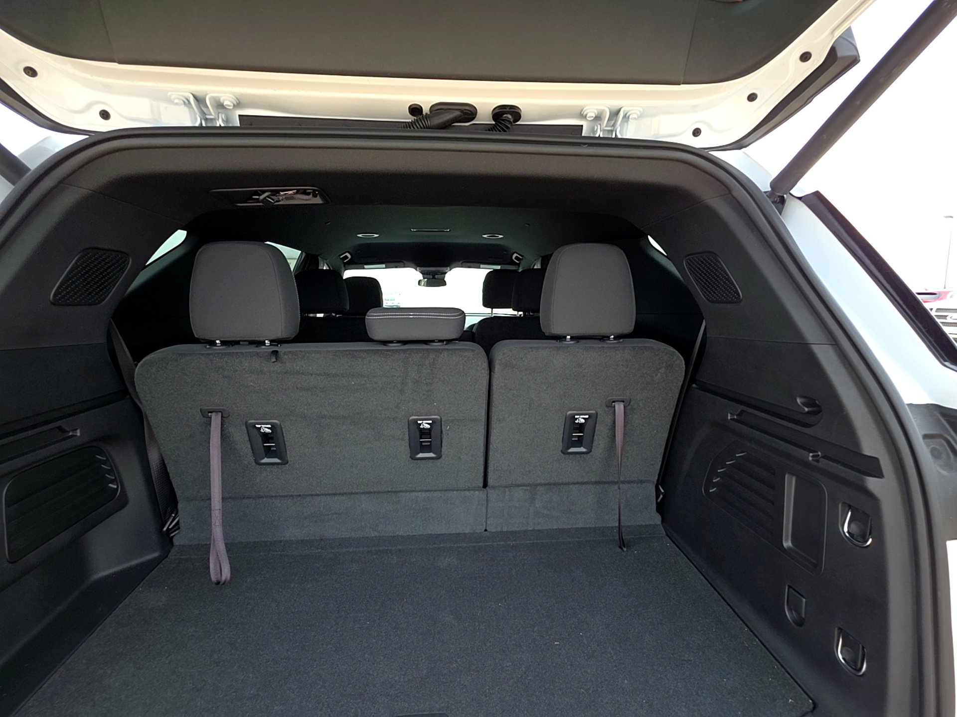 Used 2024 Chevrolet Traverse LT image 19