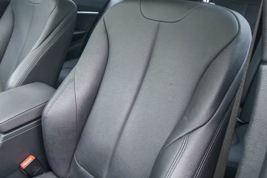 Used 2017 BMW 330i Sedan RWD image 12