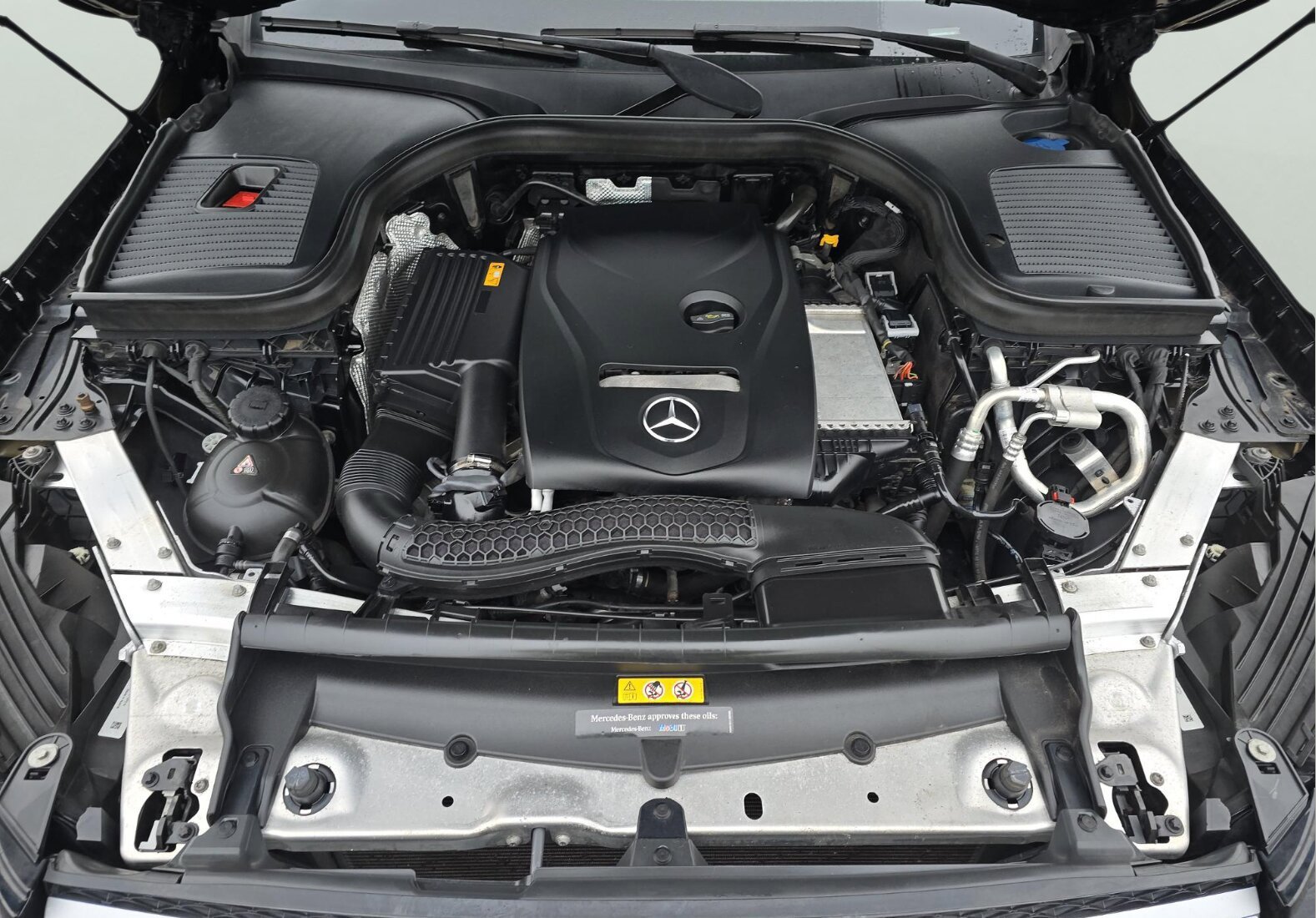 Used 2019 Mercedes-Benz GLC 300 4MATIC w/ Premium Package image 18
