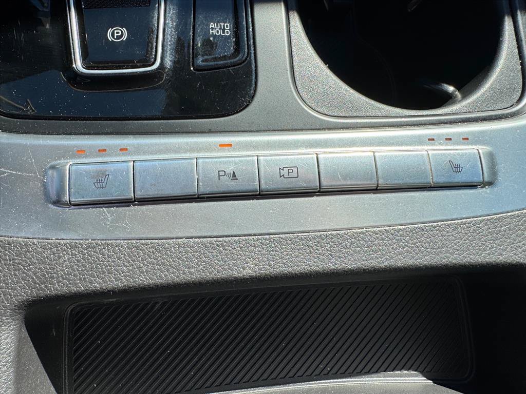 Certified 2025 Kia Carnival EX FWD image 20