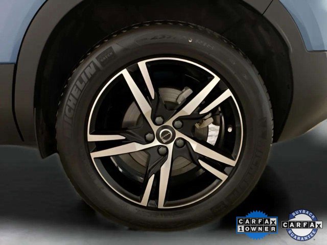 Used 2025 Volvo XC40 B5 Core image 30