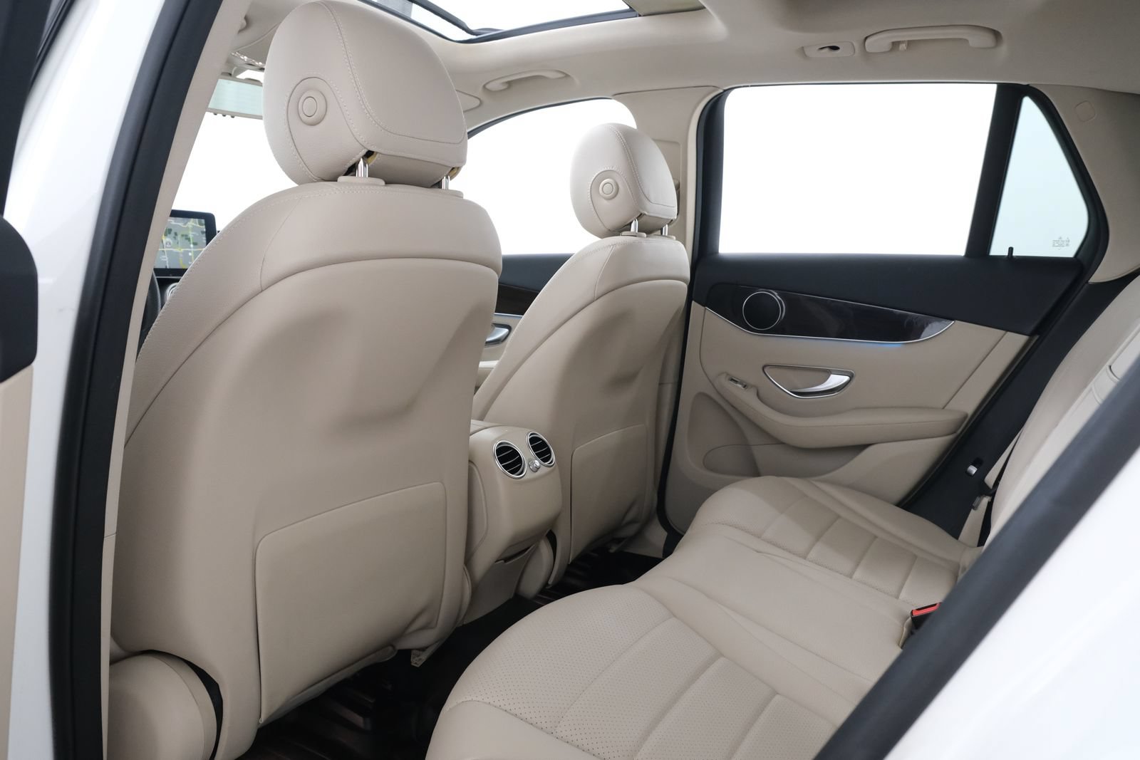 Used 2017 Mercedes-Benz GLC 300 4MATIC image 34