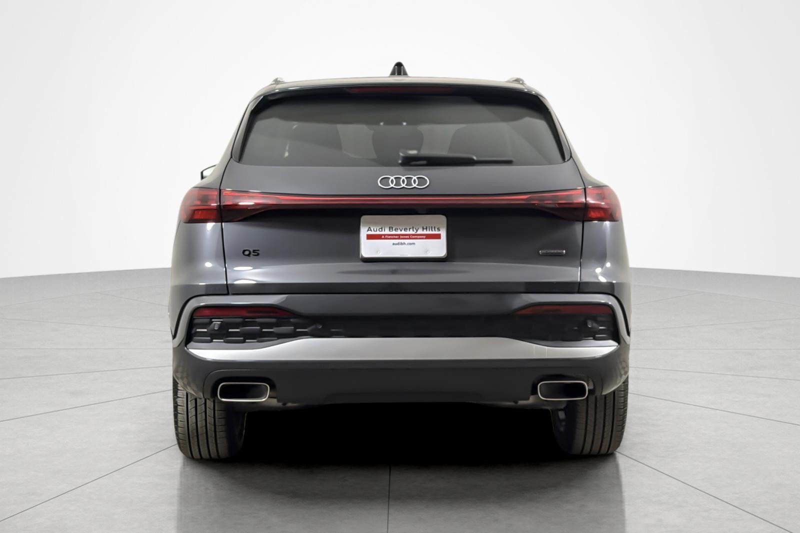 Used 2025 Audi Q5 Premium Plus w/ Premium Plus AWD/4WD image 4