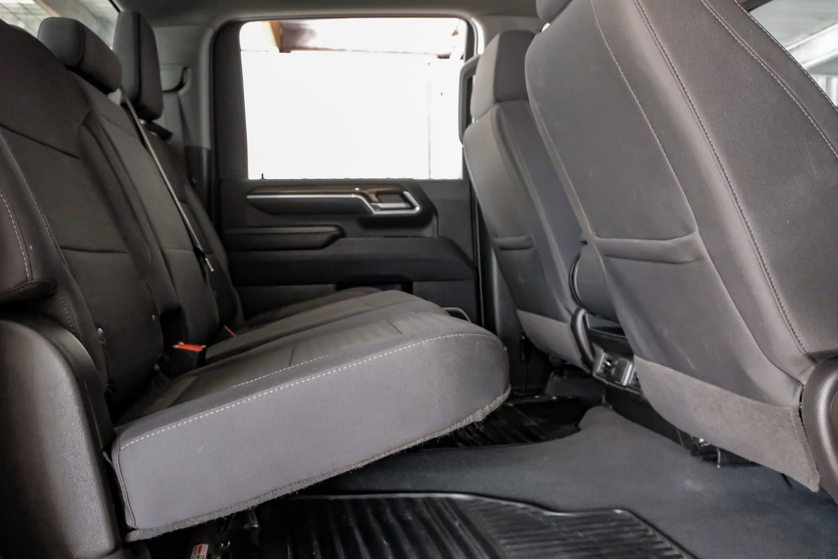 Used 2025 Chevrolet Silverado 2500 LT w/ Convenience Package image 35