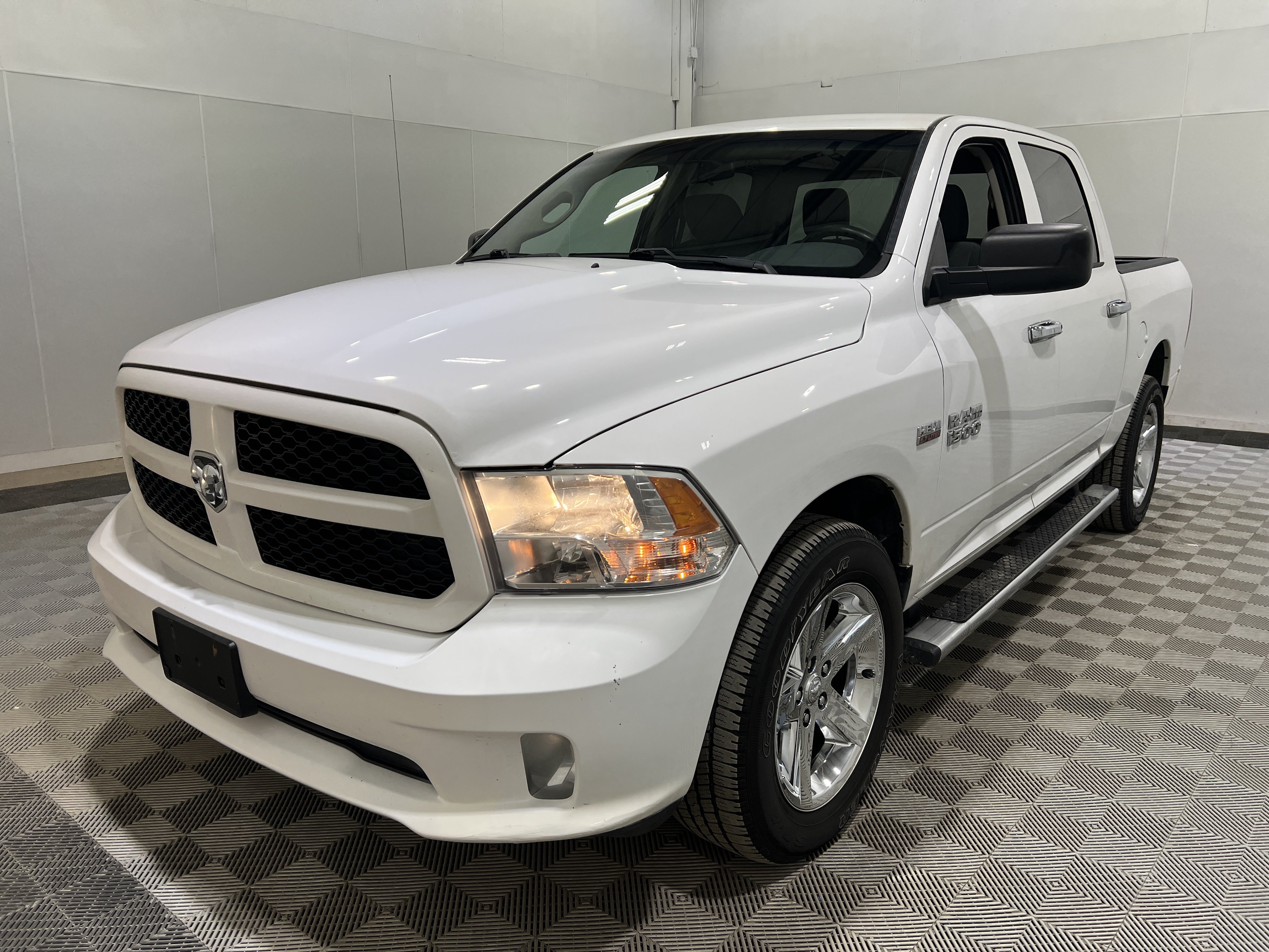 Used 2017 RAM 1500 ST AWD/4WD image 1