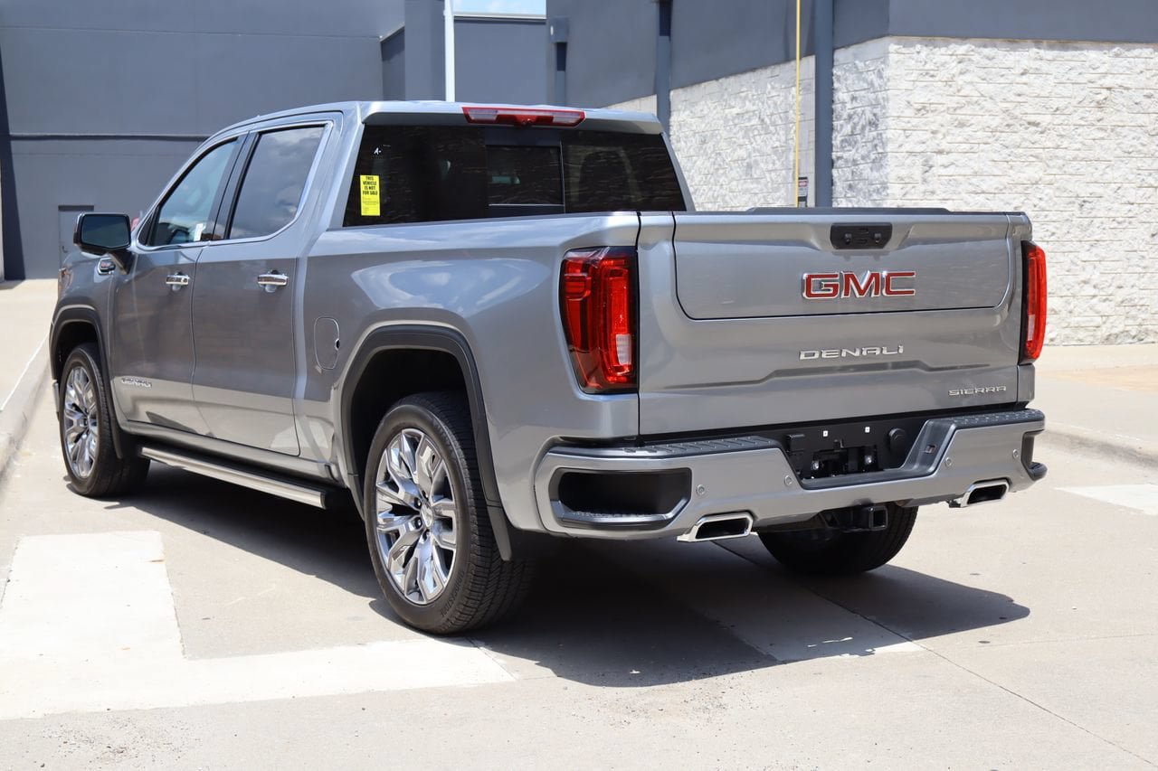 Used 2025 GMC Sierra 1500 Denali w/ Denali Reserve Package AWD/4WD image 3