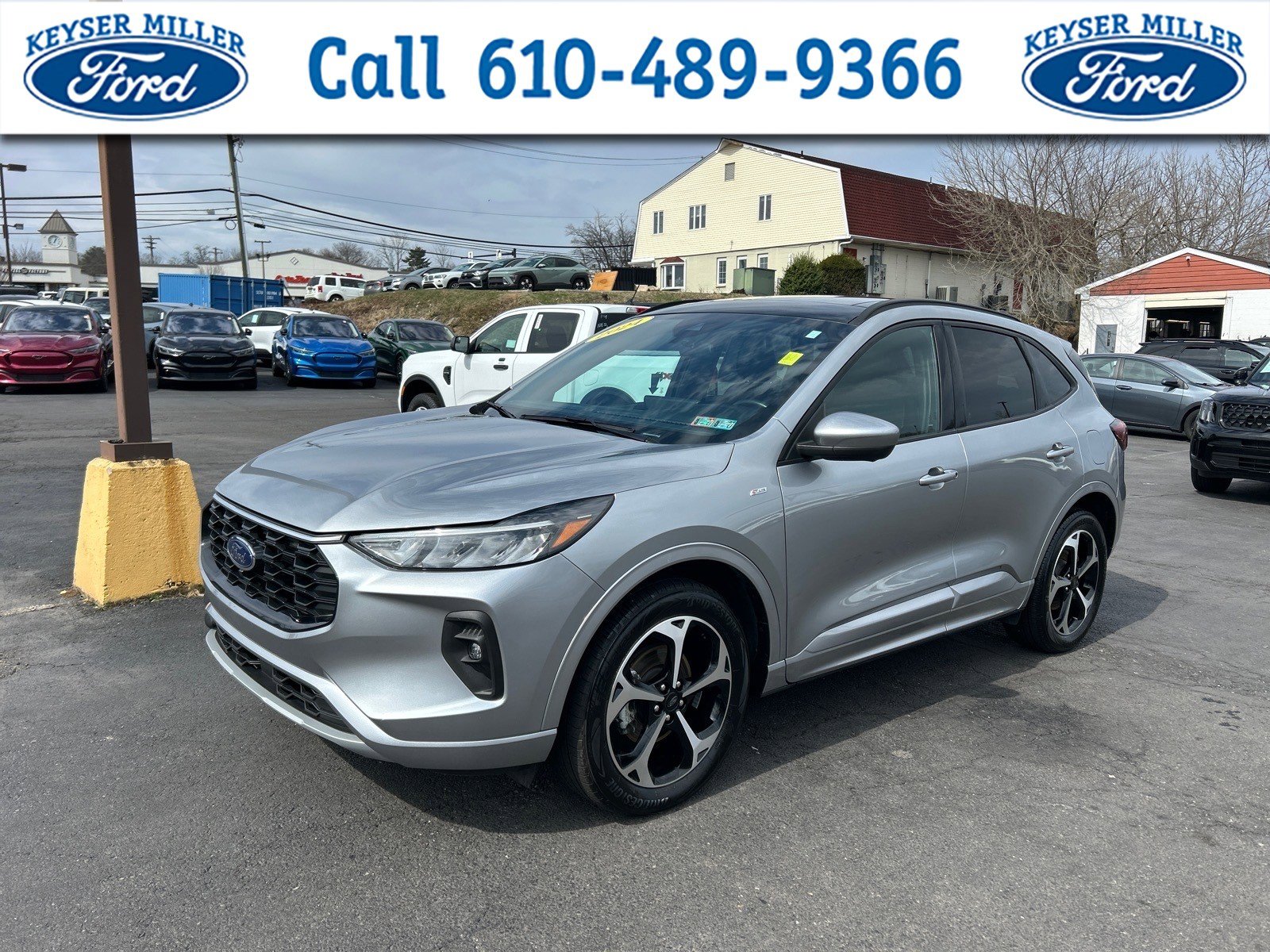 Certified 2024 Ford Escape ST-Line Select w/ Tech Pack #2 AWD/4WD image 1