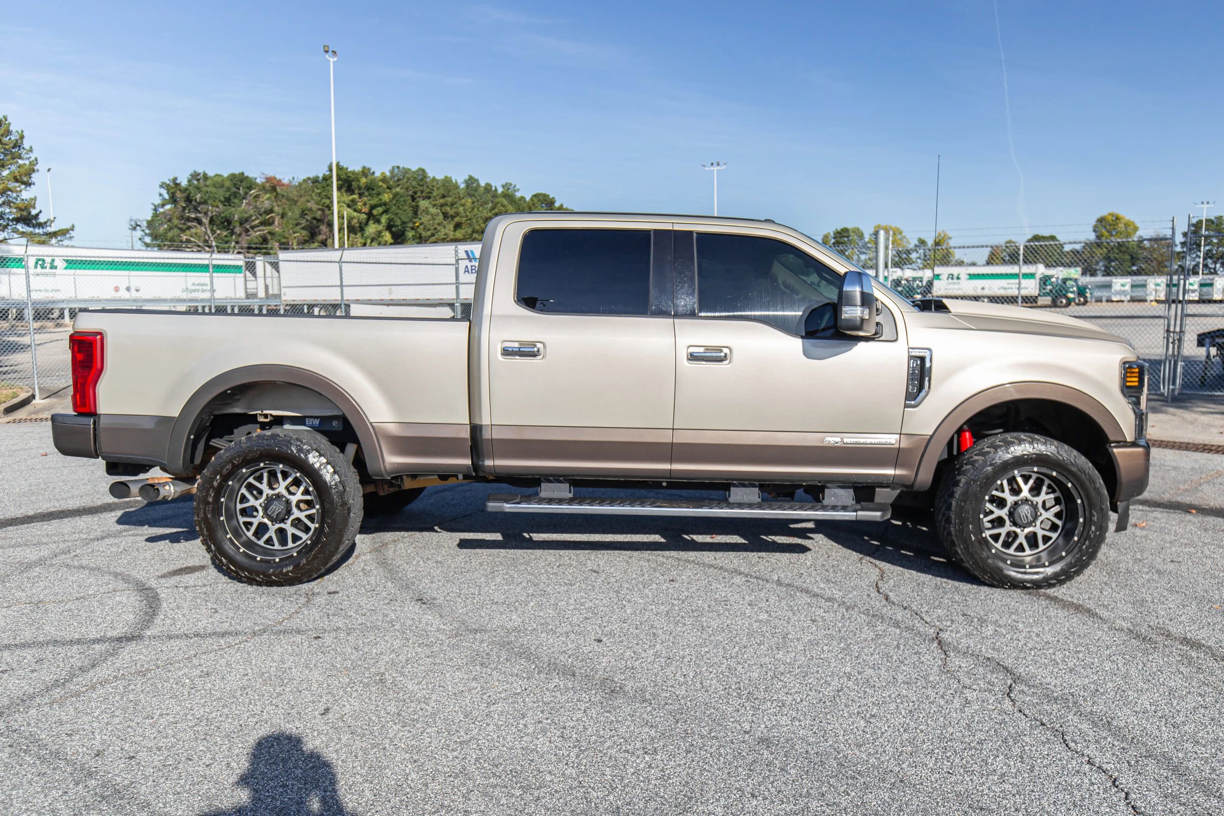 Used 2017 Ford F250 Lariat w/ Chrome Package image 11