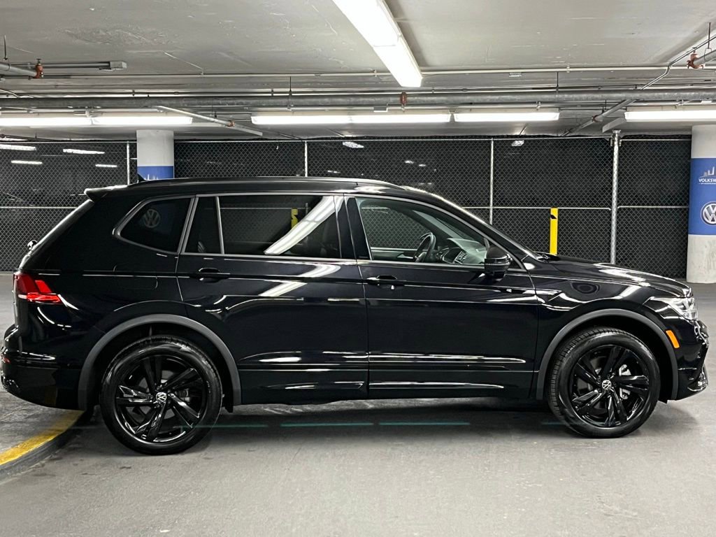Used 2024 Volkswagen Tiguan SE R-Line image 39