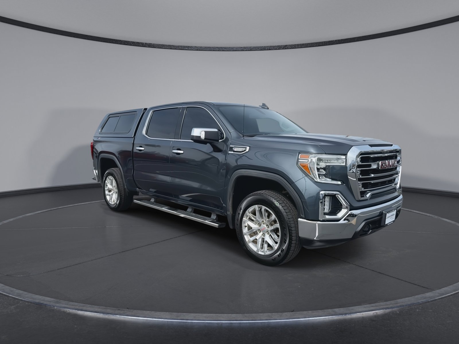 Used 2021 GMC Sierra 1500 SLT image 2