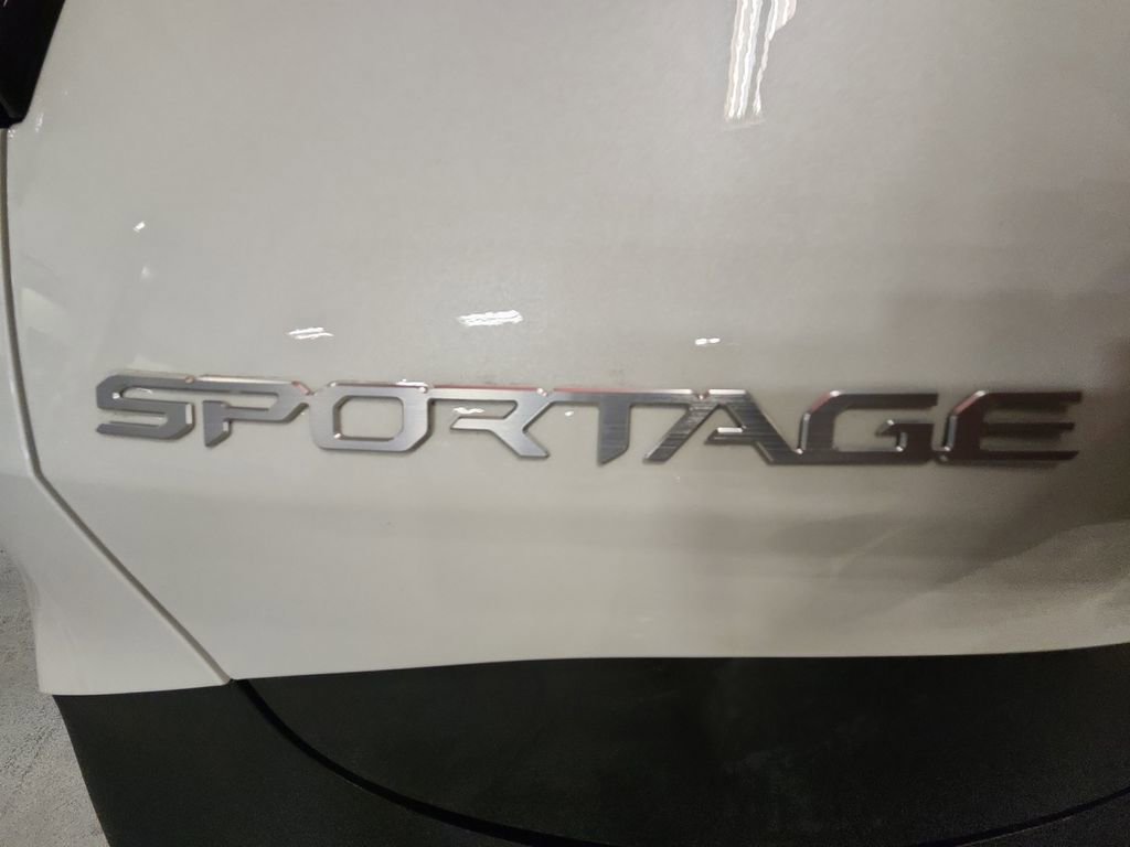 Used 2023 Kia Sportage EX w/ EX Premium Package image 35