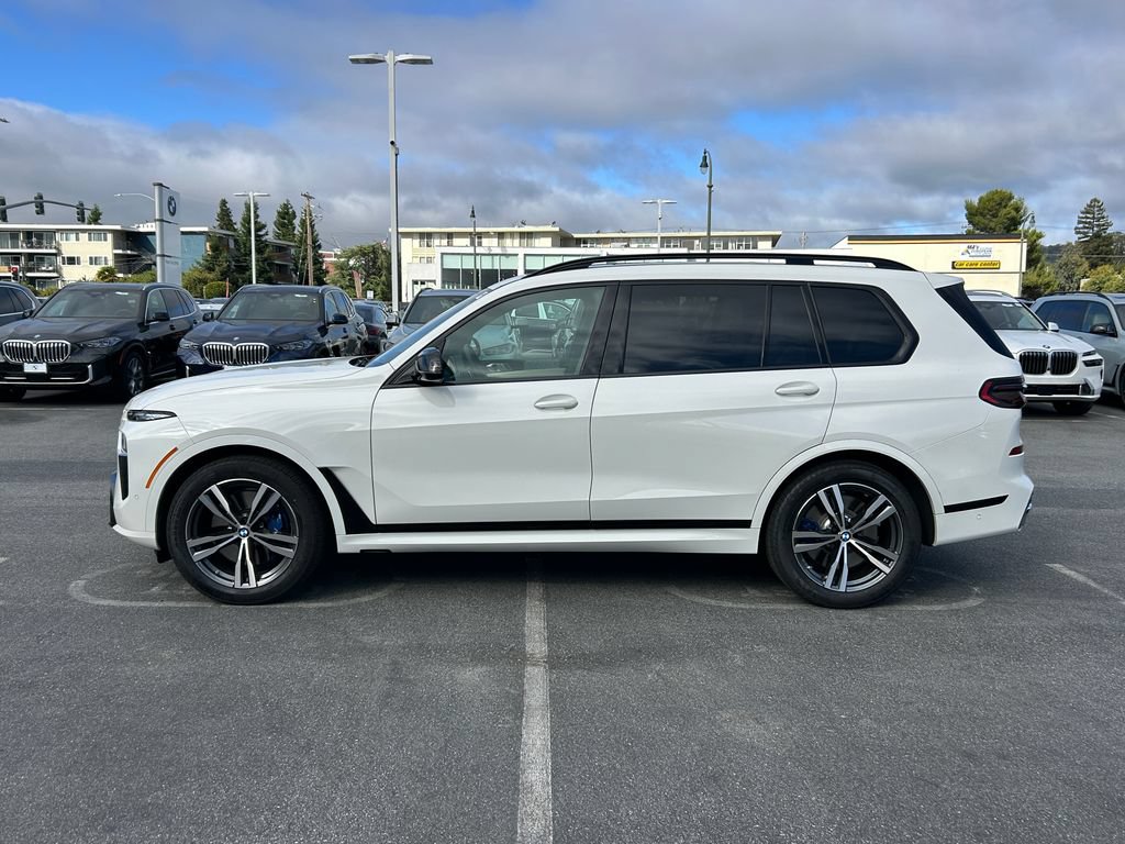 Used 2026 BMW X7 M60i AWD/4WD image 2