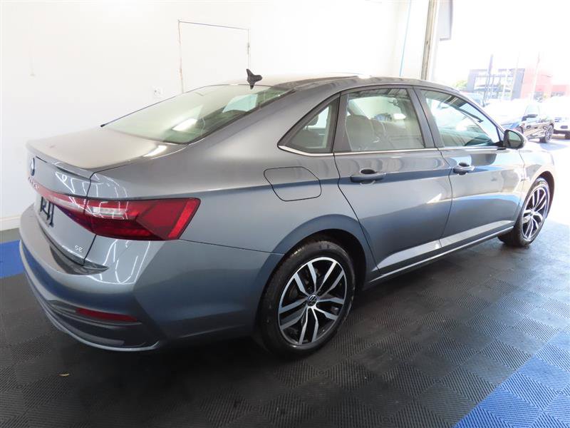 Used 2026 Volkswagen Jetta SE FWD image 14