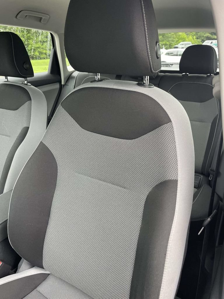 Certified 2024 Volkswagen Taos S FWD image 22