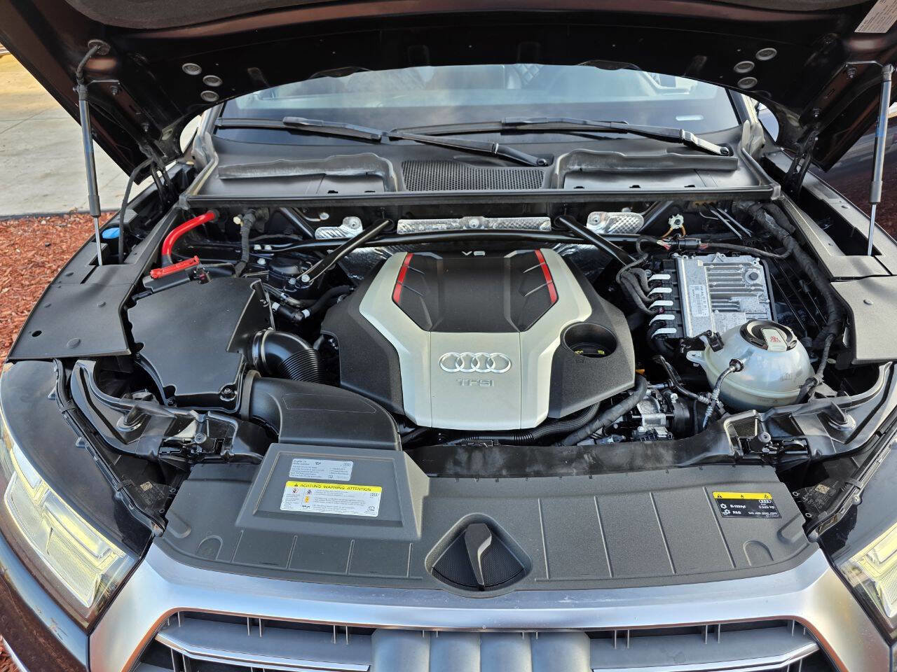 Used 2018 Audi SQ5 Premium Plus AWD/4WD image 27