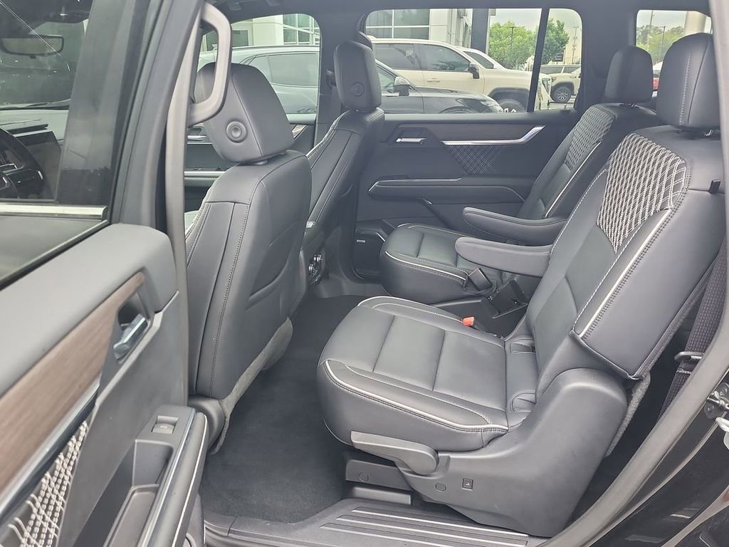 Used 2024 GMC Acadia Denali w/ Super Cruise Package FWD image 25