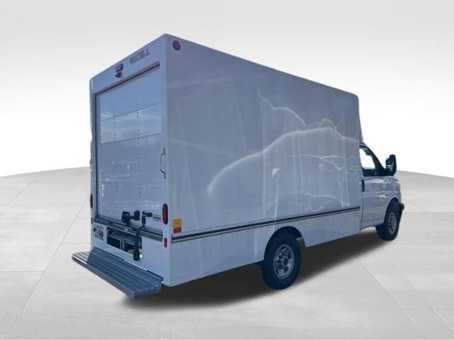 New 2025 GMC Savana 3500 w/ Power Convenience Package RWD image 4
