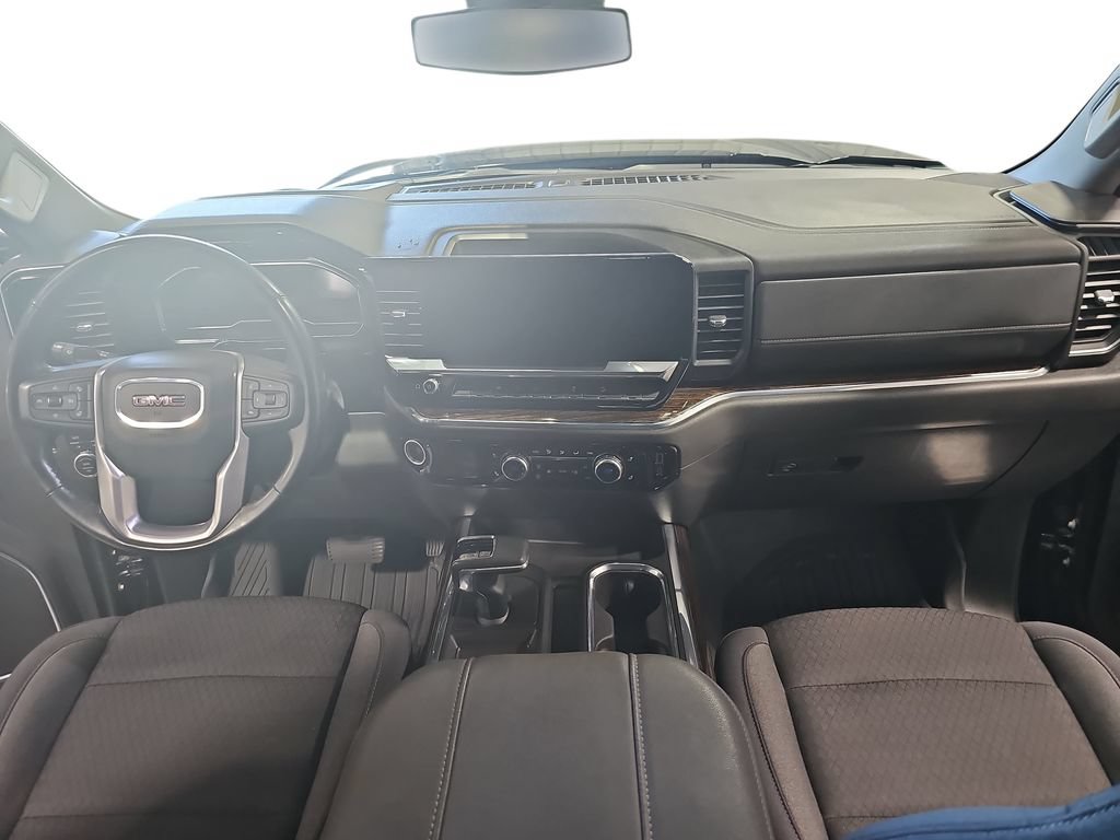 Used 2024 GMC Sierra 1500 Elevation w/ Preferred Package AWD/4WD image 9