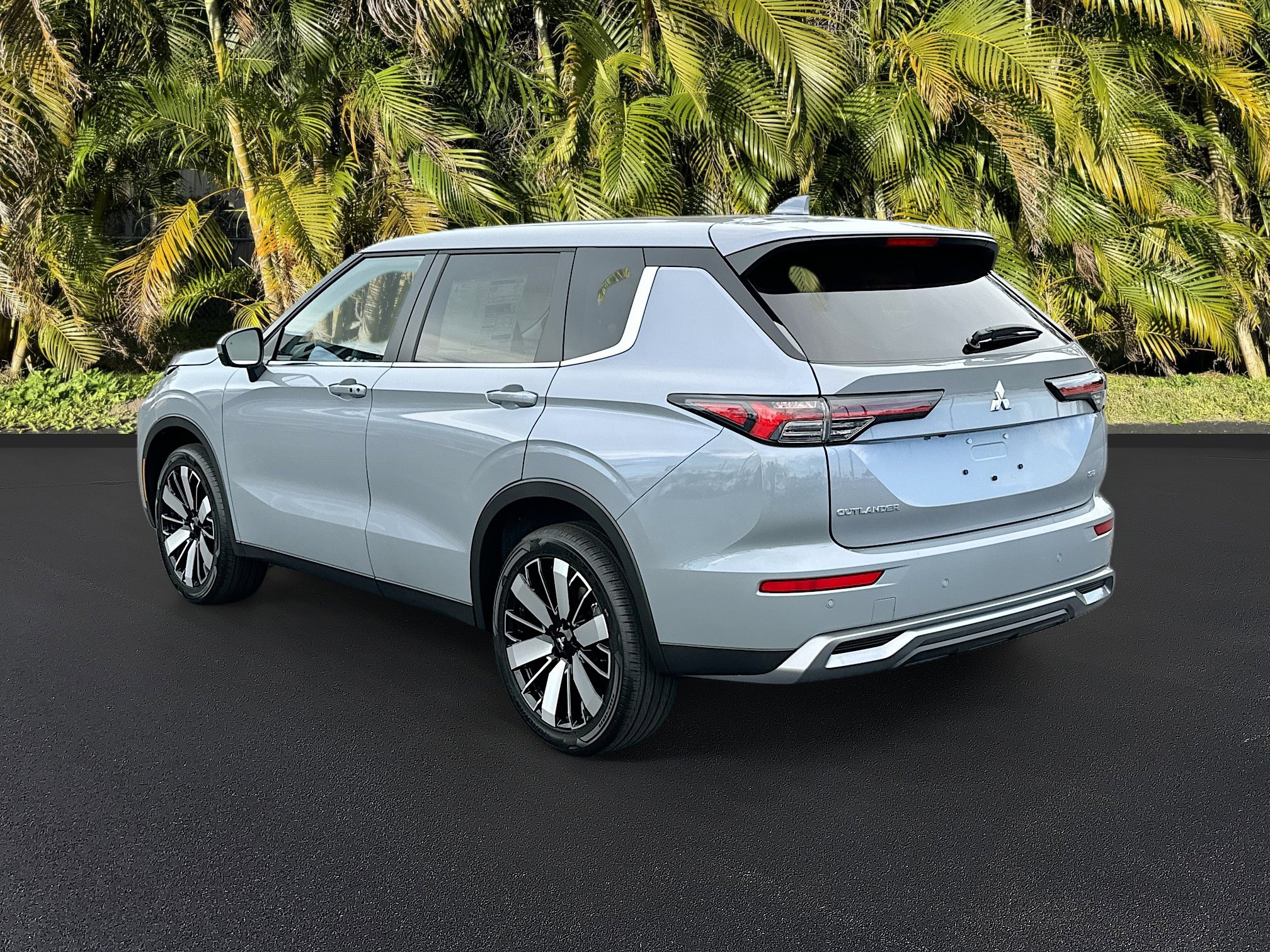 New 2026 Mitsubishi Outlander SE FWD image 3