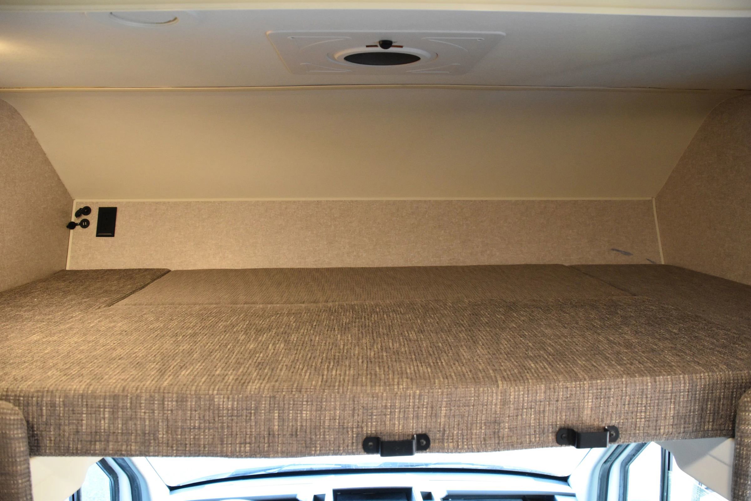 Used 2018 Mercedes-Benz Sprinter 3500 image 33