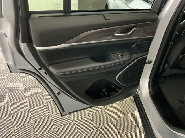 Used 2024 Jeep Grand Cherokee Limited 4xe w/ Luxury Tech Group II image 37