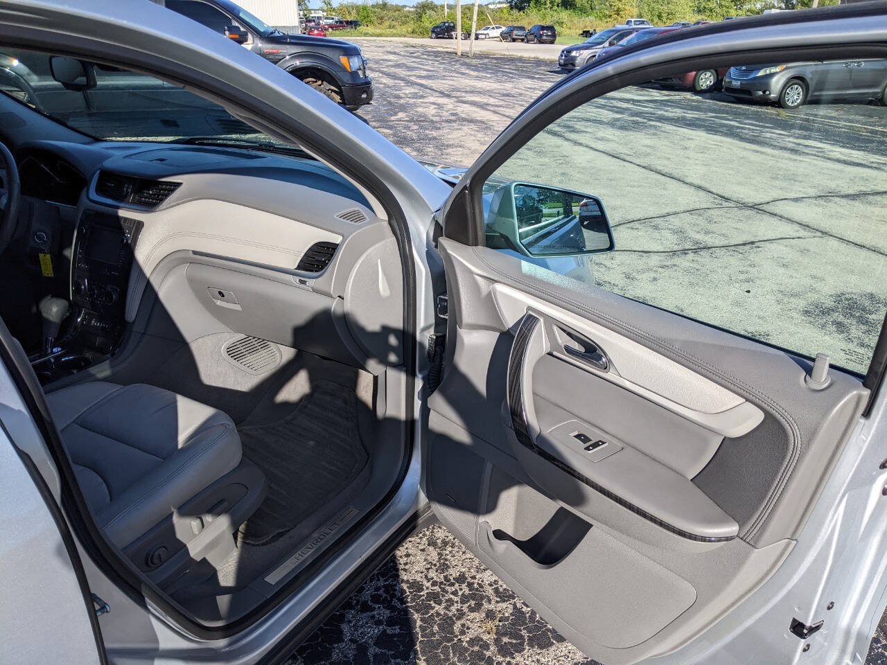 Used 2014 Chevrolet Traverse LTZ AWD/4WD image 13