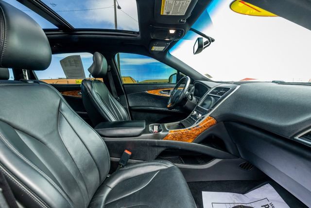 Used 2017 Lincoln MKX Reserve image 22