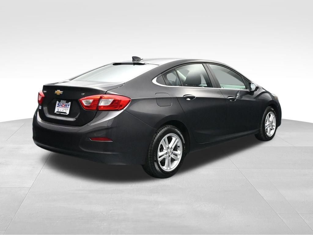 Used 2017 Chevrolet Cruze LT FWD image 5