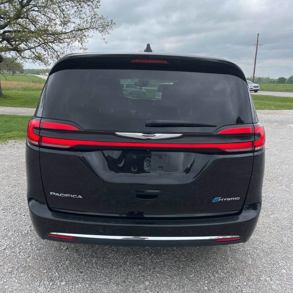 Used 2024 Chrysler Pacifica Limited FWD image 4
