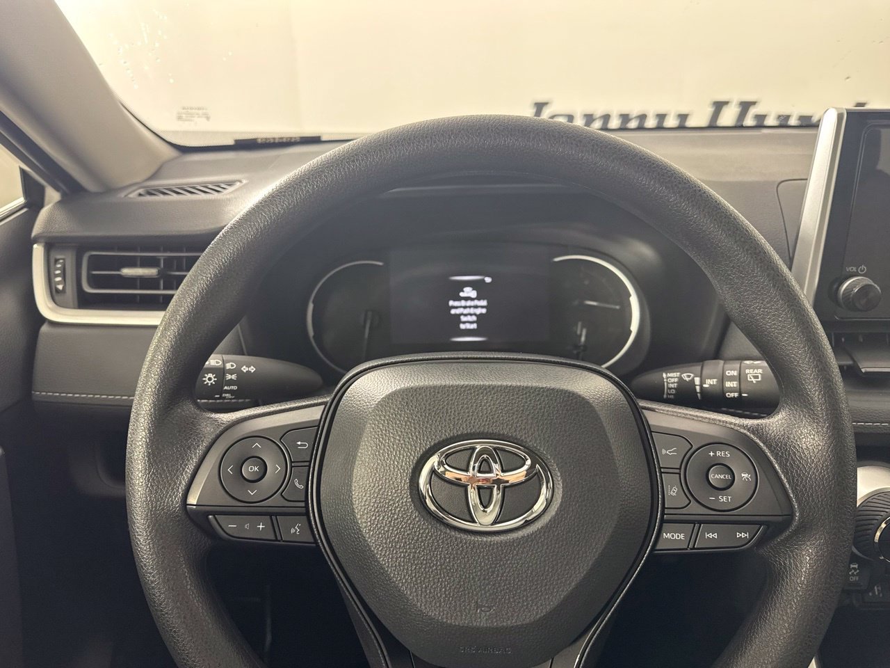 Used 2025 Toyota RAV4 XLE w/ Convenience Package FWD image 16