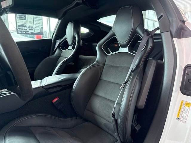 Used 2016 Chevrolet Corvette Z06 w/ Z07 Performance Package RWD image 8