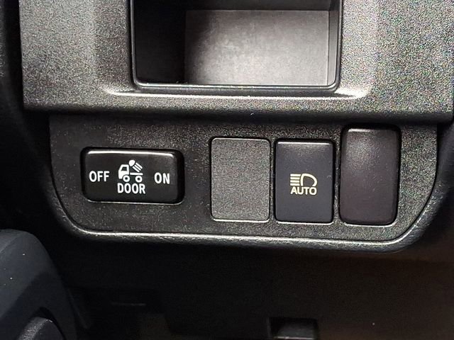 Used 2018 Toyota Tacoma SR w/ SR Convenience Package image 24