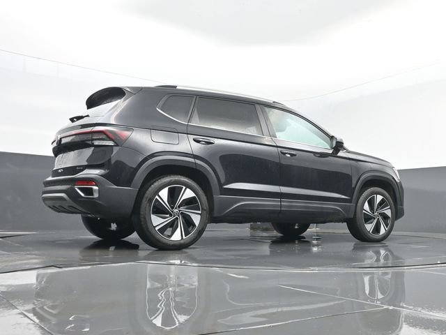 Used 2025 Volkswagen Taos SE image 24