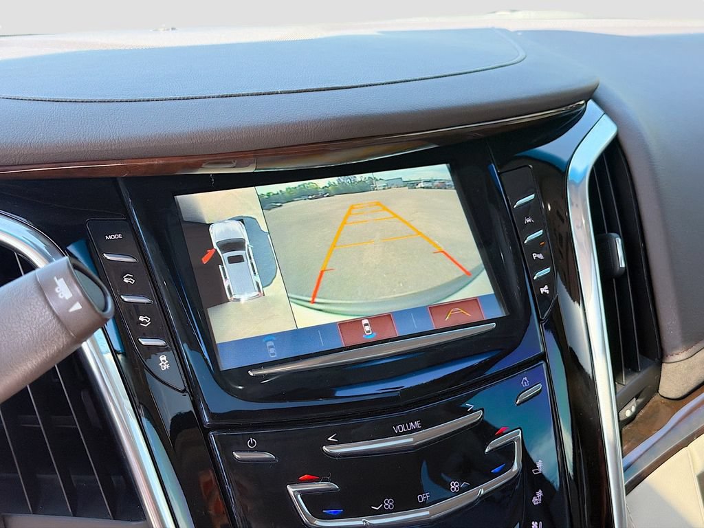 Used 2017 Cadillac Escalade Luxury AWD/4WD image 14