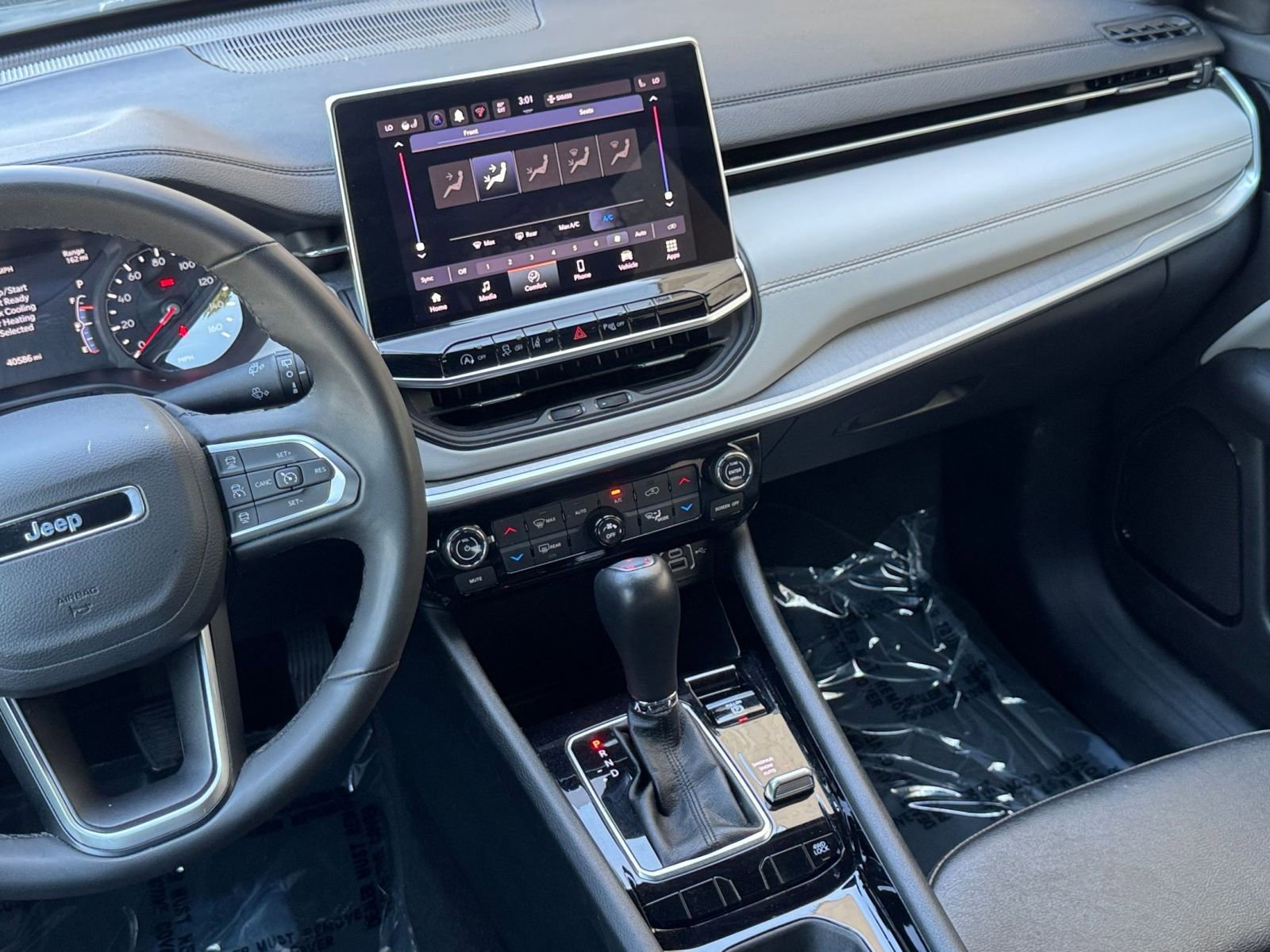 Used 2025 Jeep Compass Limited image 20