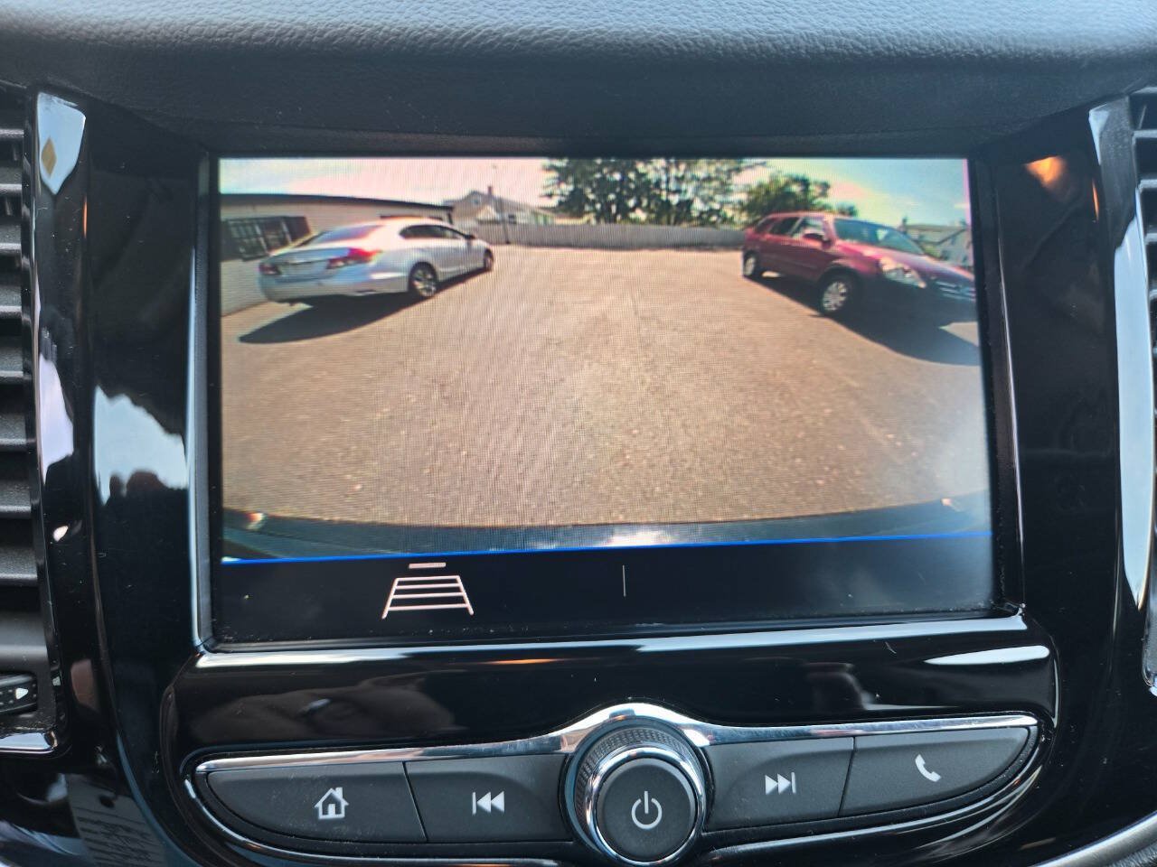 Used 2020 Chevrolet Trax LT FWD image 21