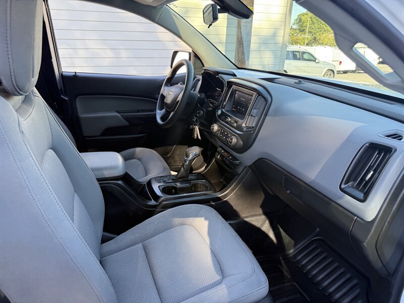 Used 2022 Chevrolet Colorado W/T RWD image 17