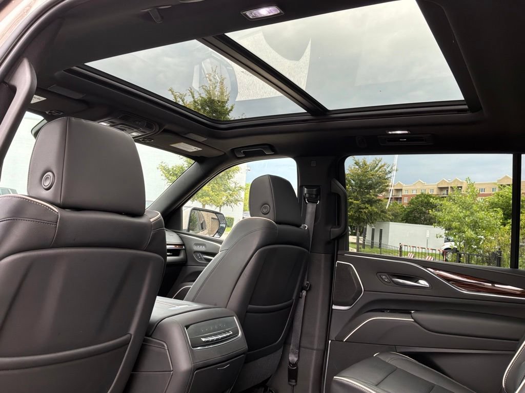 Used 2021 Cadillac Escalade ESV Premium Luxury AWD/4WD image 23