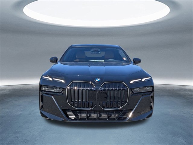 Used 2025 BMW 740i image 9